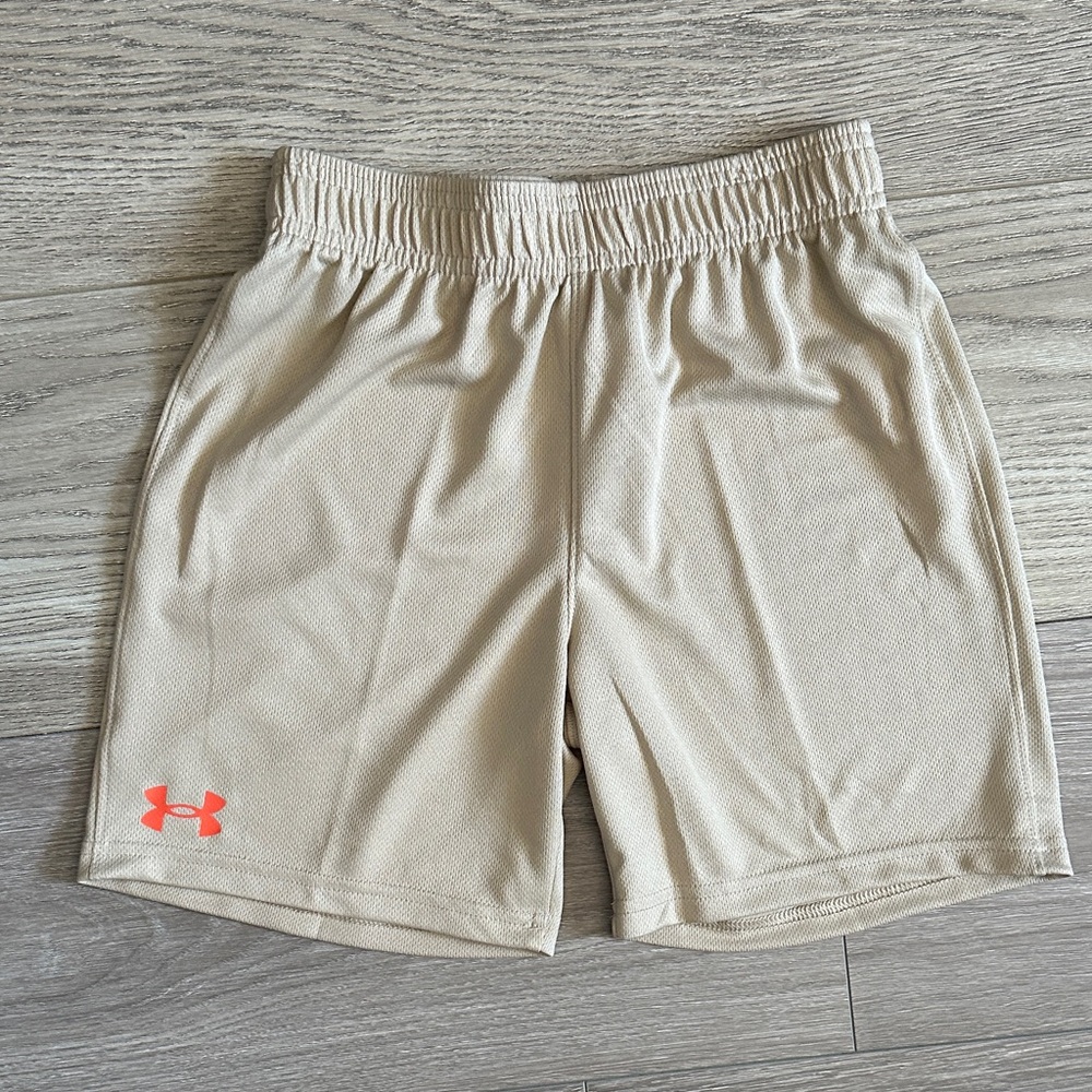 Under Armour Men's Beige Athletic Shorts